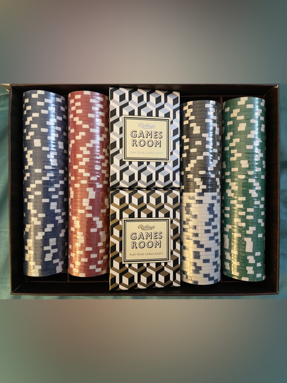 New in Box! Ridley’s Games Room Poker Set - 2 box of Poker cards 200 chips